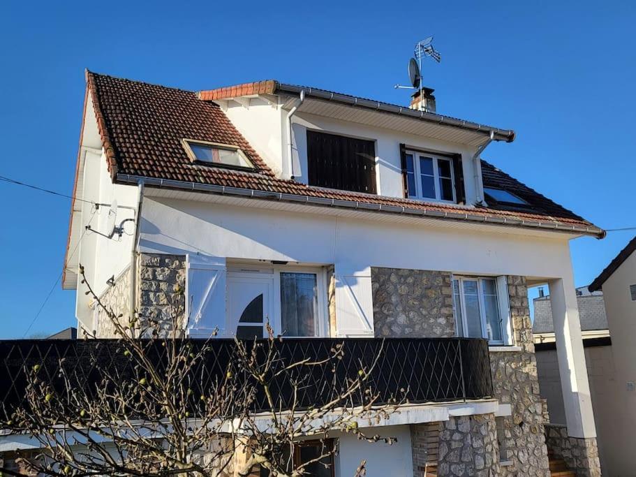Le Repozoir, Une Halte Entre Paris Et Disneyland Ozoir-la-Ferrière Exterior foto